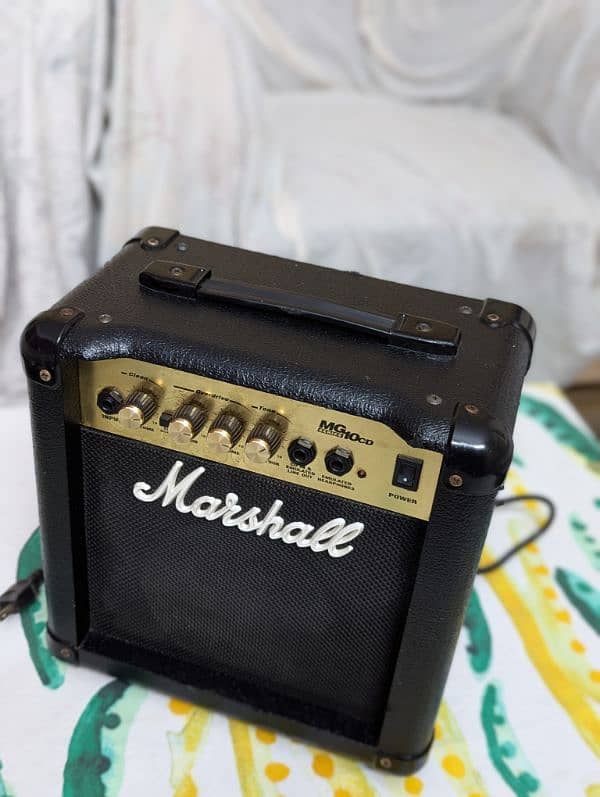 MARSHALL MG10CD GUITAR AMPLIFIER 3