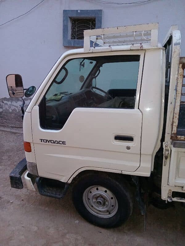 Toyota Dyna 6 wheel saaf gari 3