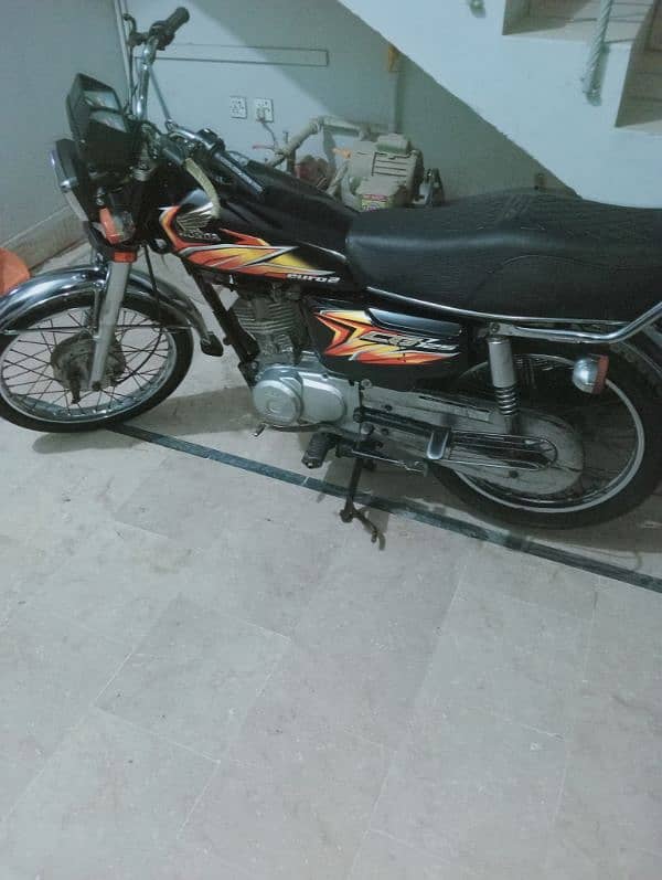 We are offering a Good Honda 125 Bike Like a new. 15