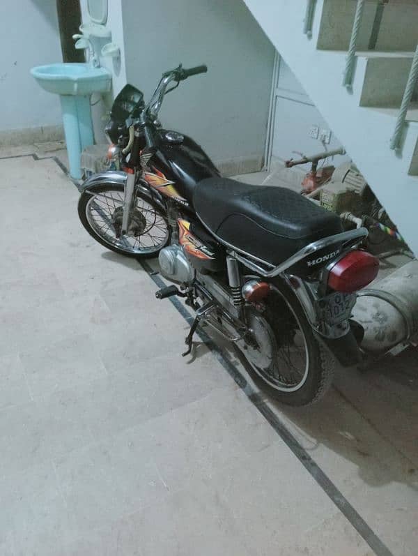 We are offering a Good Honda 125 Bike Like a new. 17