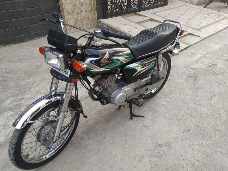 Honda 125(2023 Model) Black Color Neat And clean bike 1