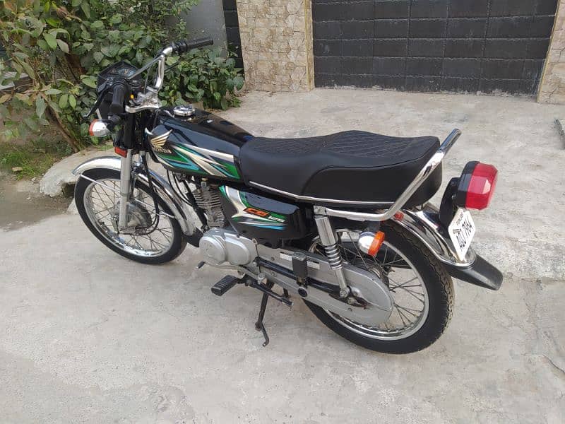 Honda 125(2023 Model) Black Color Neat And clean bike 3