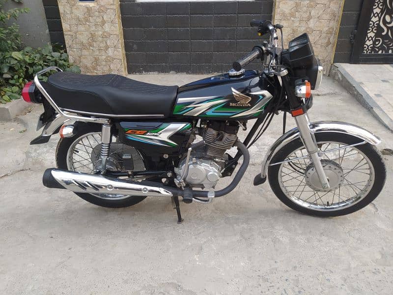 Honda 125(2023 Model) Black Color Neat And clean bike 4