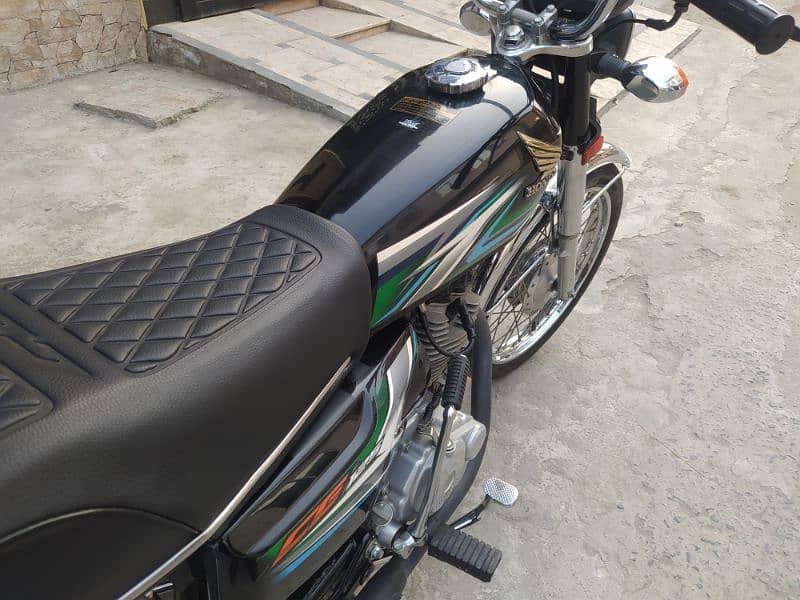 Honda 125(2023 Model) Black Color Neat And clean bike 6