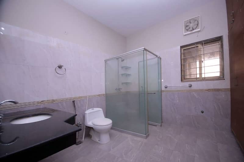 22 Marla Corner Luxury House Lower Portion Available For Rent In DHA Phase 5 5