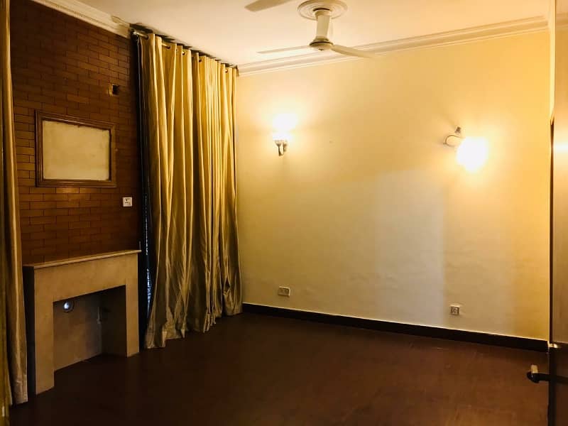 10 Marla Full House Available For Rent In DHA Phase 1 0