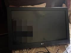 LG 32" LCD IN GOOD WORKING CONDITION