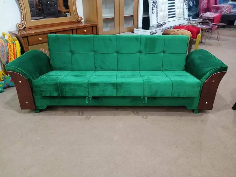 jhully Laal sofa poshish 1