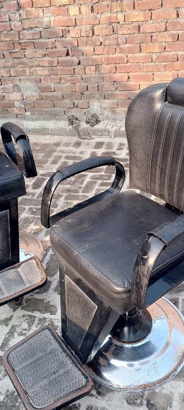 salon chair for sale good condition 1