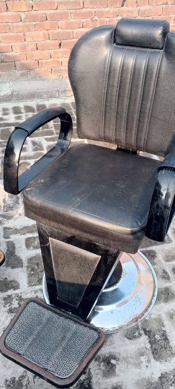 salon chair for sale good condition 2