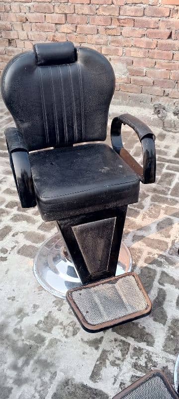 salon chair for sale good condition 6