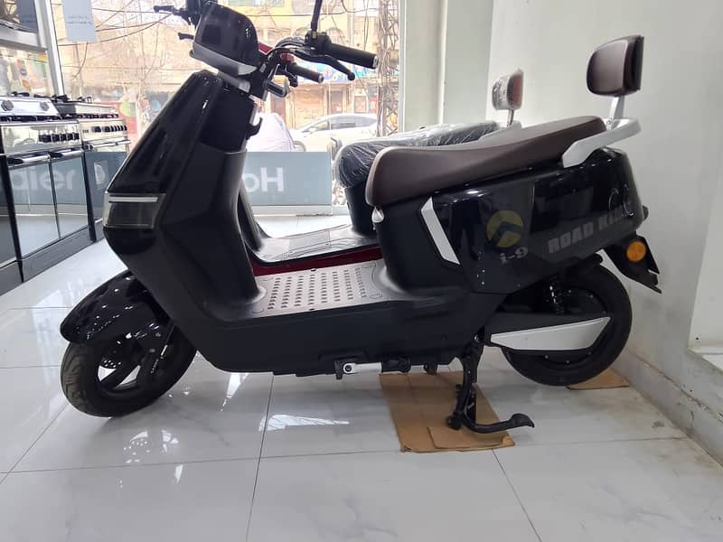 ROAD KING SCOOTY (2024) MODEL 1