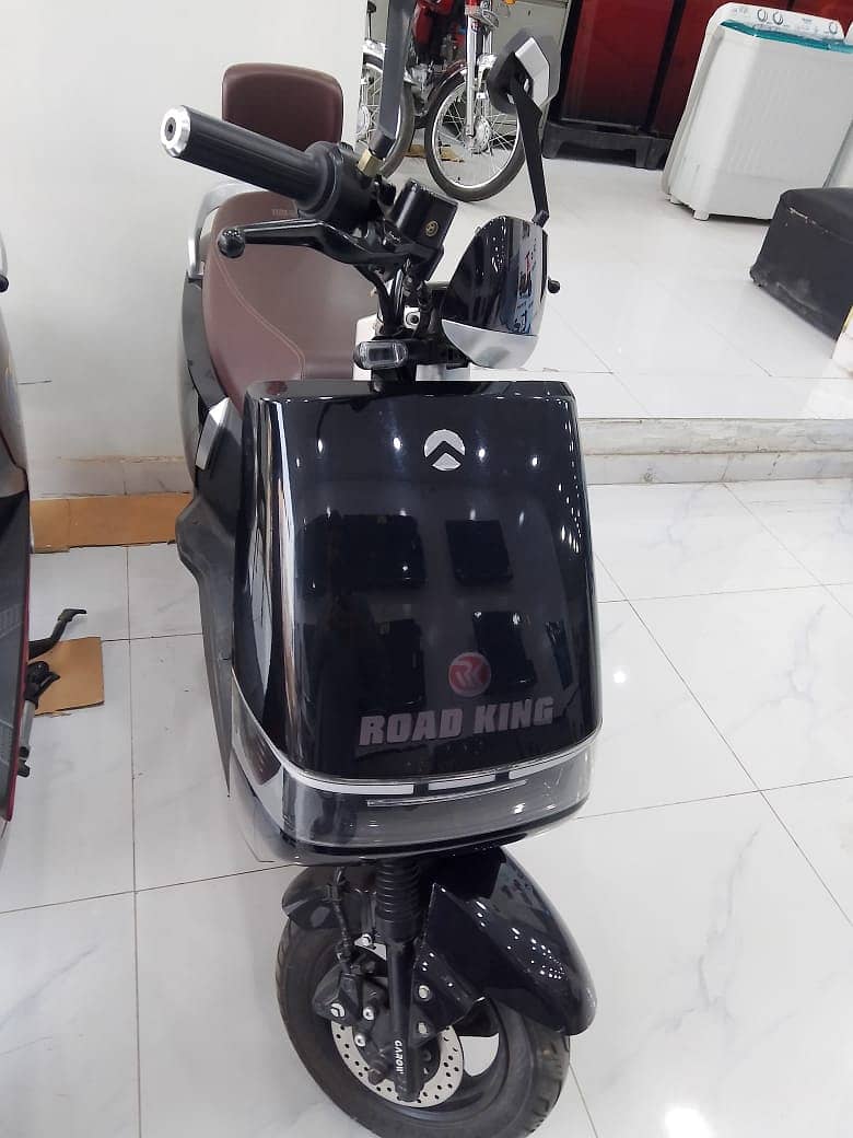 ROAD KING SCOOTY (2024) MODEL 3