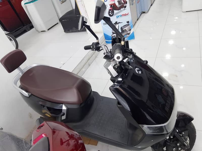 ROAD KING SCOOTY (2024) MODEL 4