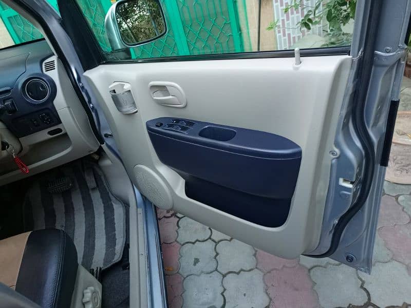 Nissan Otti 2010 8