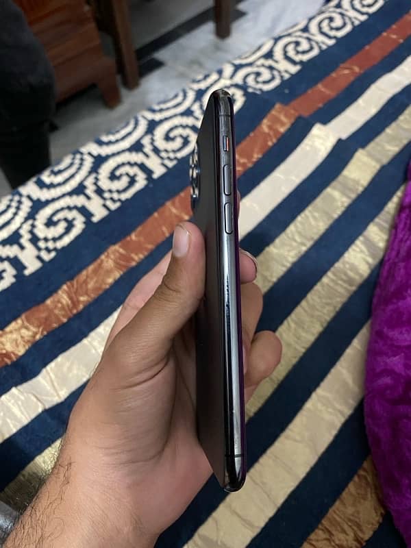 iphone 11 pro 64 gb Pta approved 1