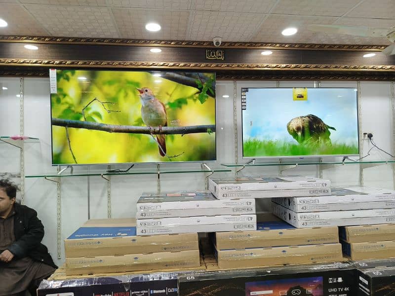 SAMSUNG LED 32,,INCH Q MODEL UHD. . NEW 03225848699 2