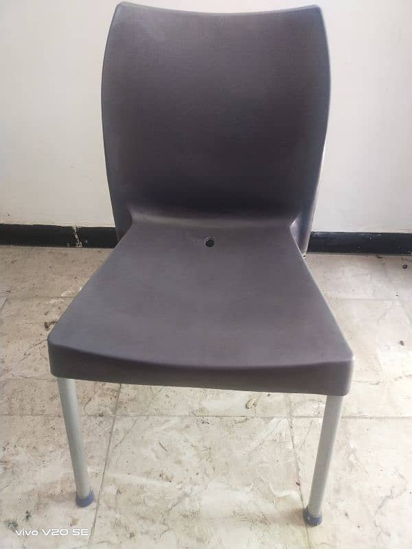 Used Chairs Available For Sale 0