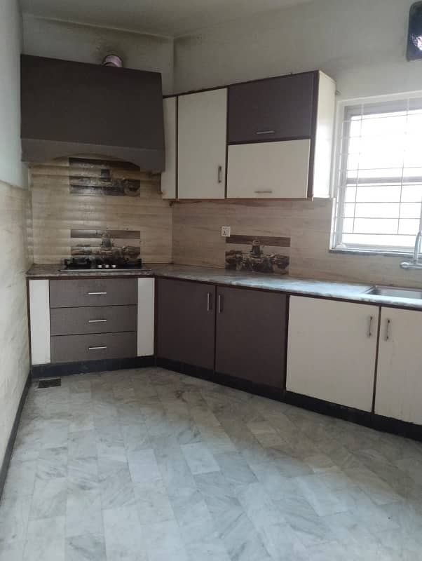 10 Marla Neat And Clean Upper Portion Available For Rent In PAK Arab B Block Facing Park 0