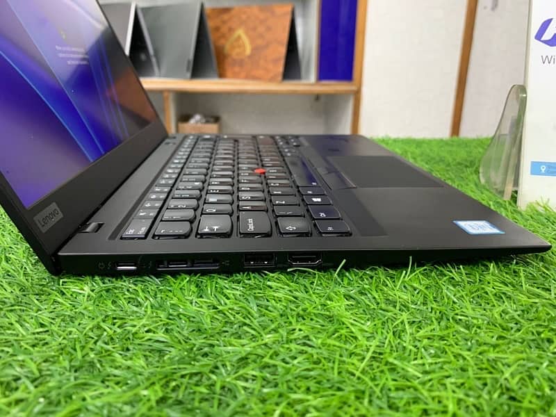 Lenovo Thinkpad X1 Carbon I7 8th GN Touch 9