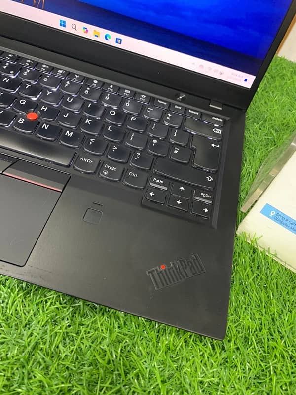 Lenovo Thinkpad X1 Carbon I7 8th GN Touch 11