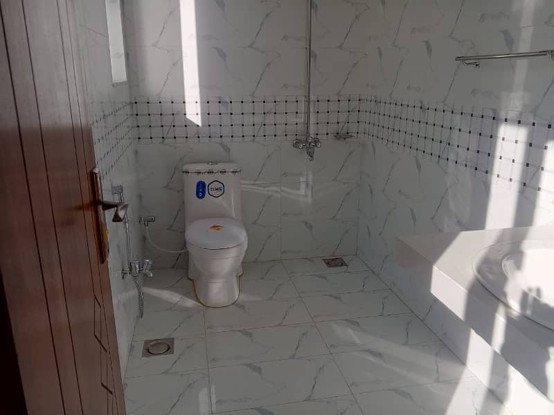 Beautiful 10 Marla House For Rent In Bahria Town Phase 7 Rawalpindi 0