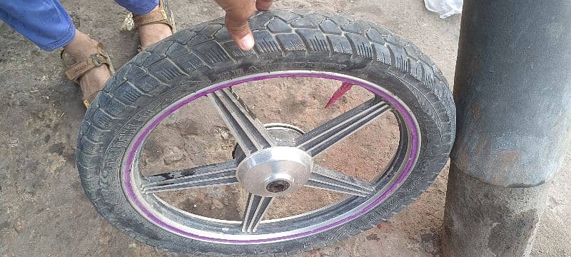 Alloy rims Honda 125 with tubeless tires 1