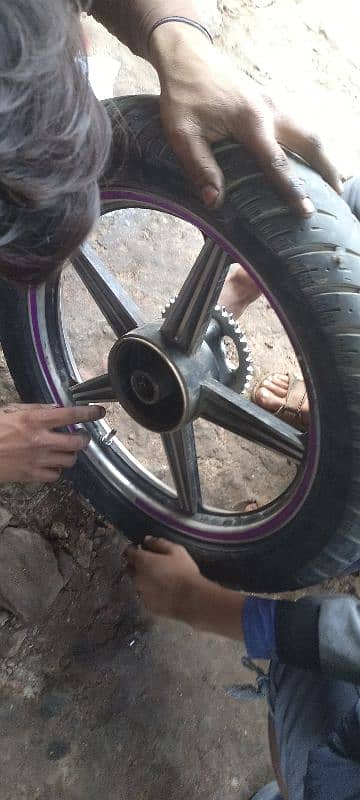 Alloy rims Honda 125 with tubeless tires 4