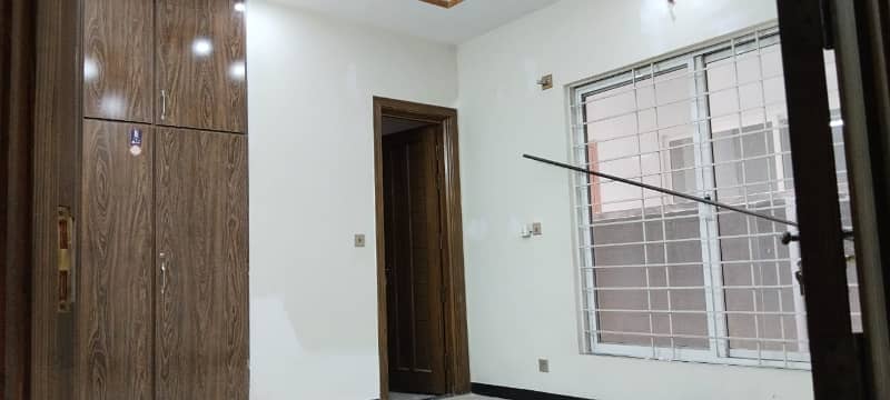 10 Marla Beautiful Upper portion Available For rent in Bahria Town Phase 7 Rawalpindi 3