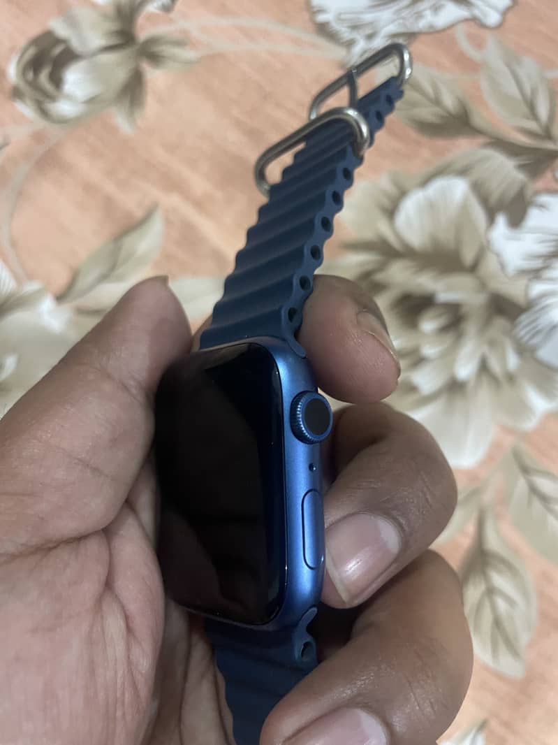 Apple Watch Series 7 Blue Aluminium 45MM 1