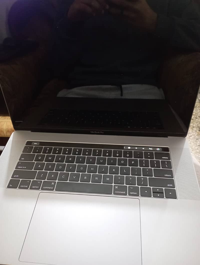 Macbook Pro 2017 15 Inches Read Add 2