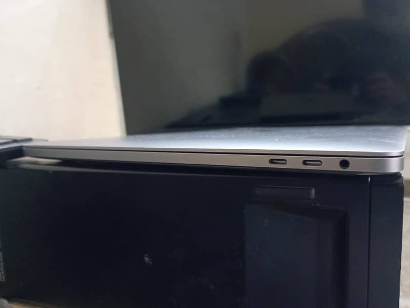 Macbook Pro 2017 15 Inches Read Add 7