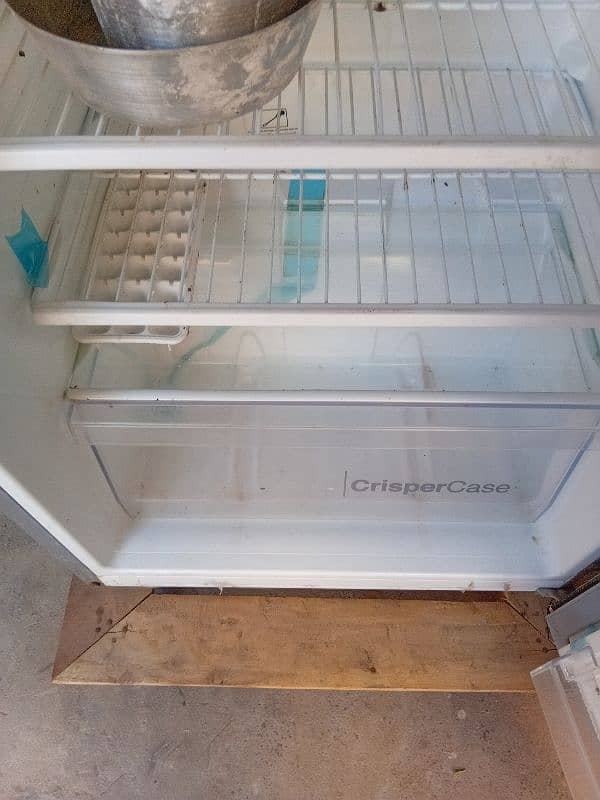 dowlance fridge crome . 5