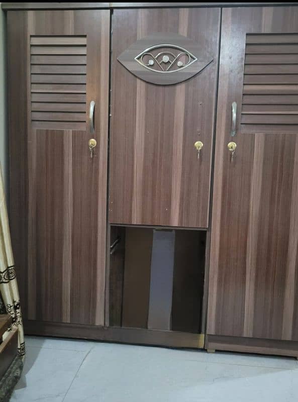 wooden bed set and wardrobe 0