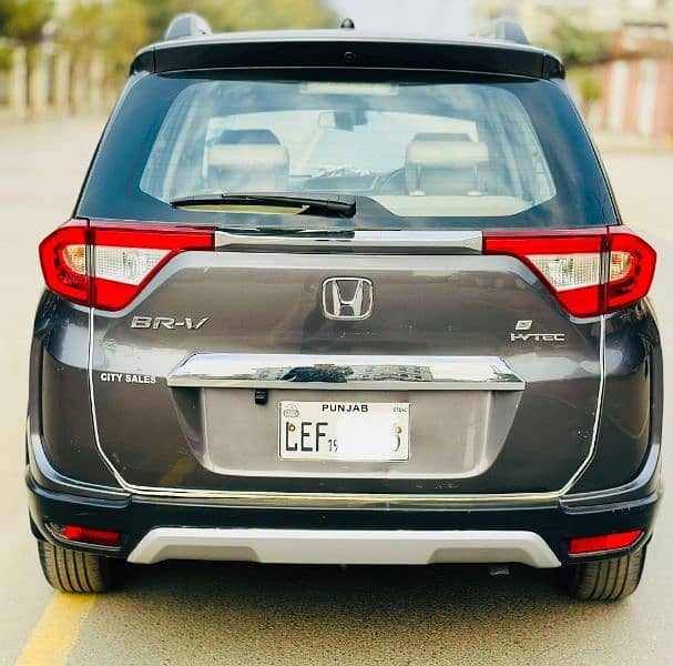 Honda BR-V 2019 Full option my name 3