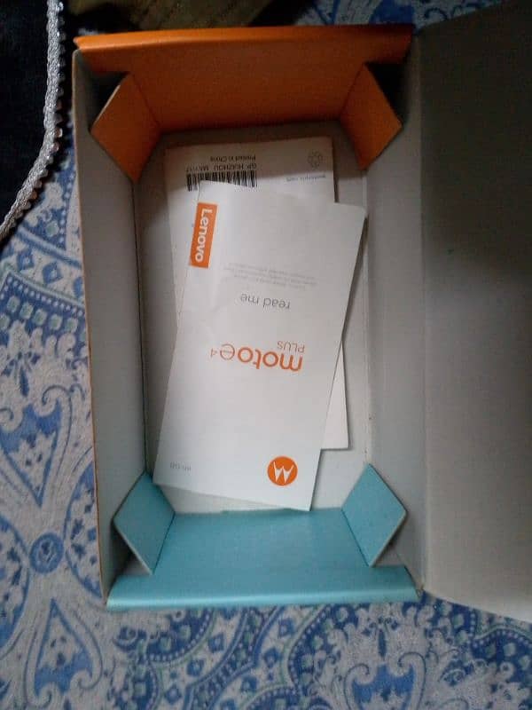 I want to urgent sale my Moto E4 plus in original with box charger 8