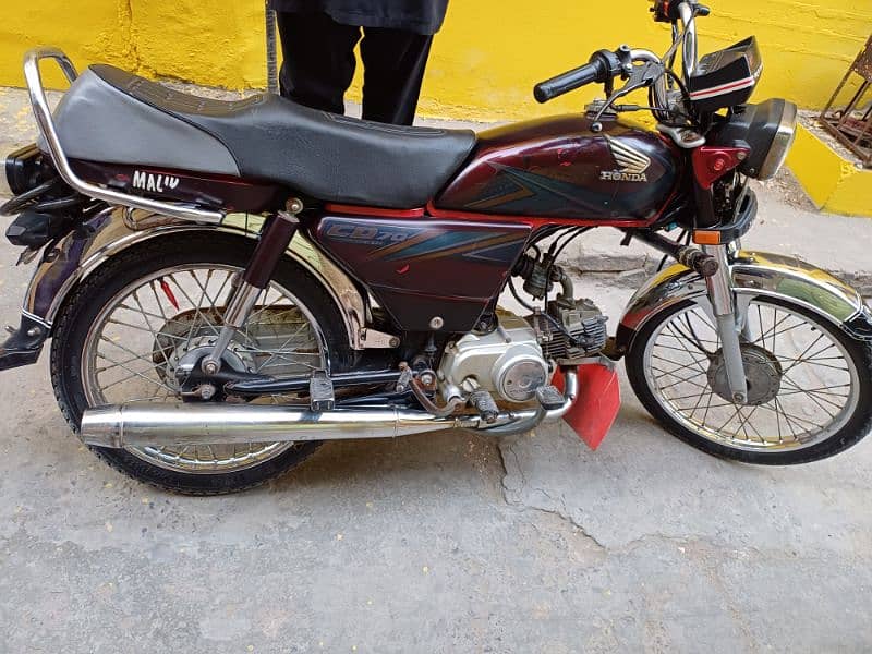 Honda CD 70 lush condition perfect bike 0