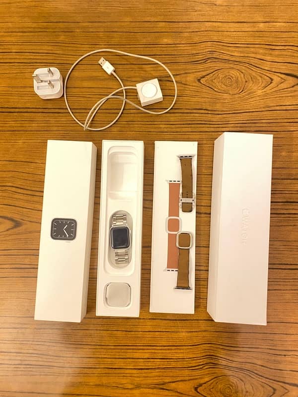 apple watch series 5 40mm.            6 7 8 4