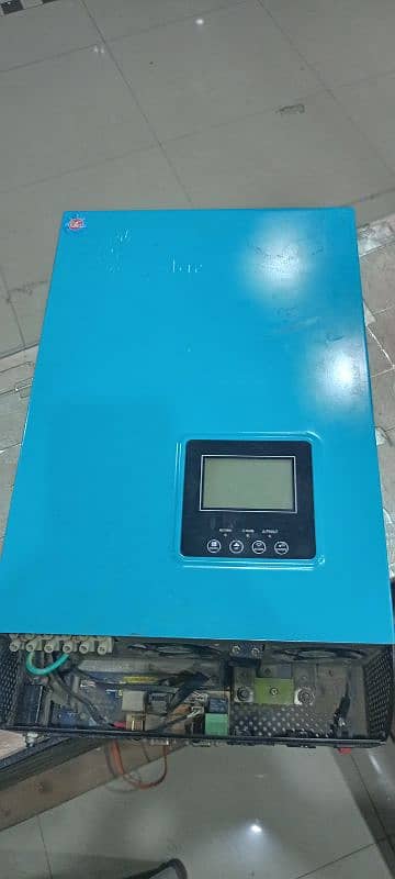 5000 watt t solar inverter good condition just like new 8