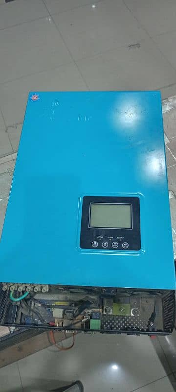 5000 watt t solar inverter good condition just like new 9