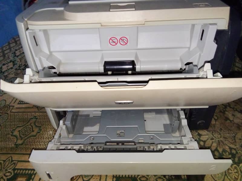 Hp Laser jet P2055 1