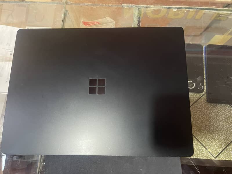 Microsoft Surface Laptop 2 | i7-8th 16GB/512GB 2