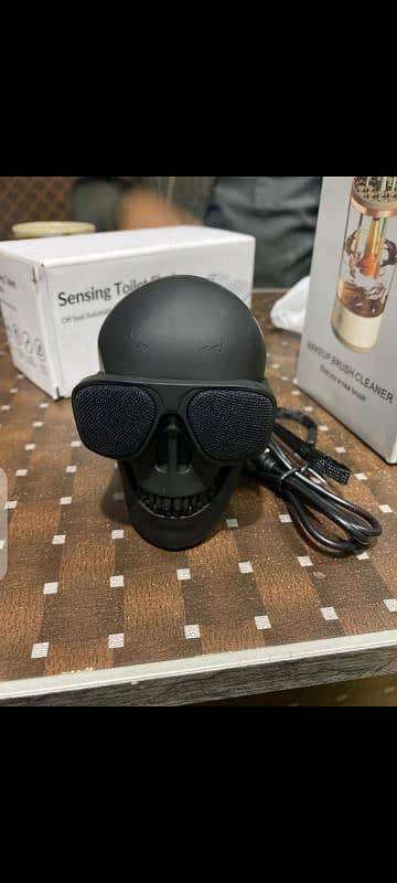 Skull Bluetooth speaker 2