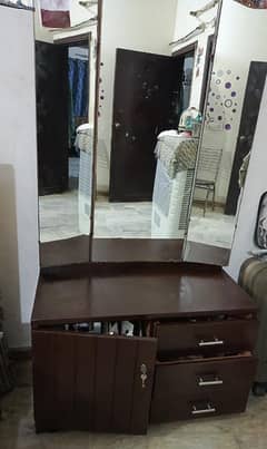 Dressing table