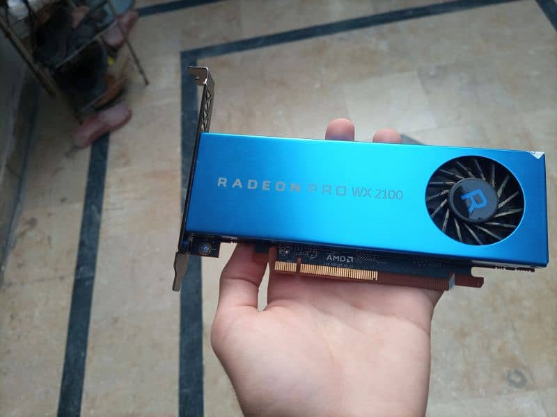 Amd Radeon pro wx 2100 2