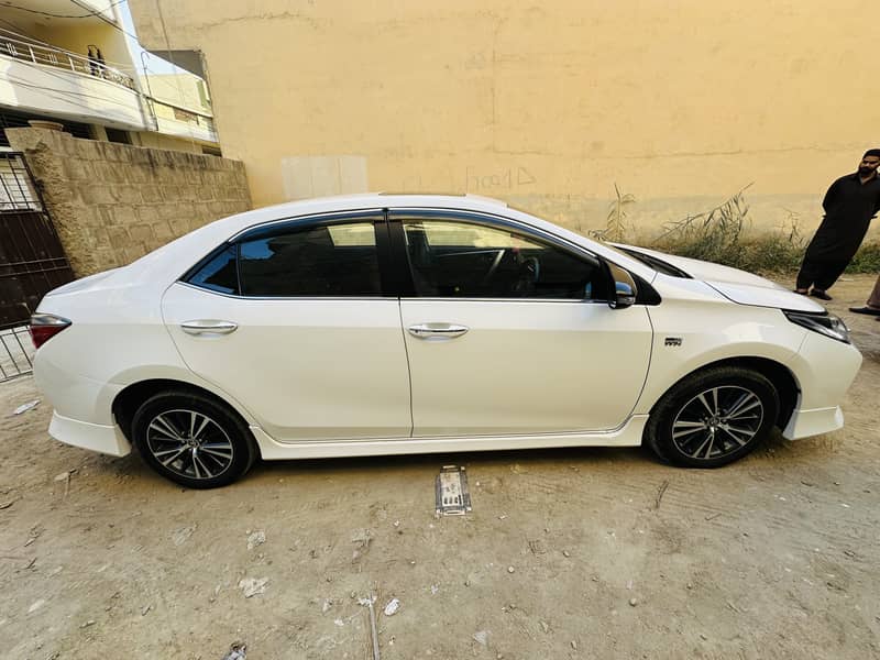 Toyota Corolla grande 2022 black interior 2