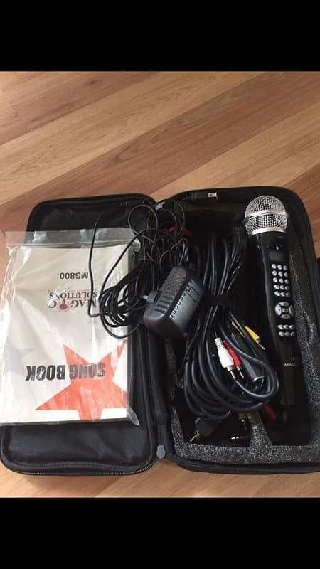 Magic mic with song book 0