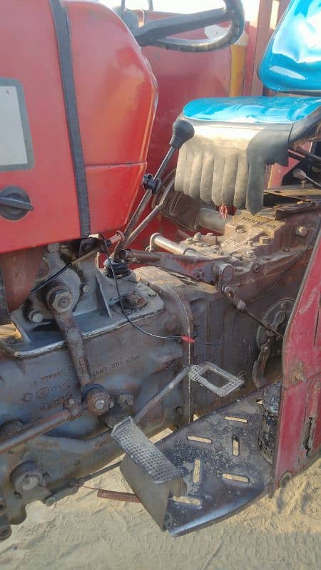 MF  240  Massey Ferguson 4