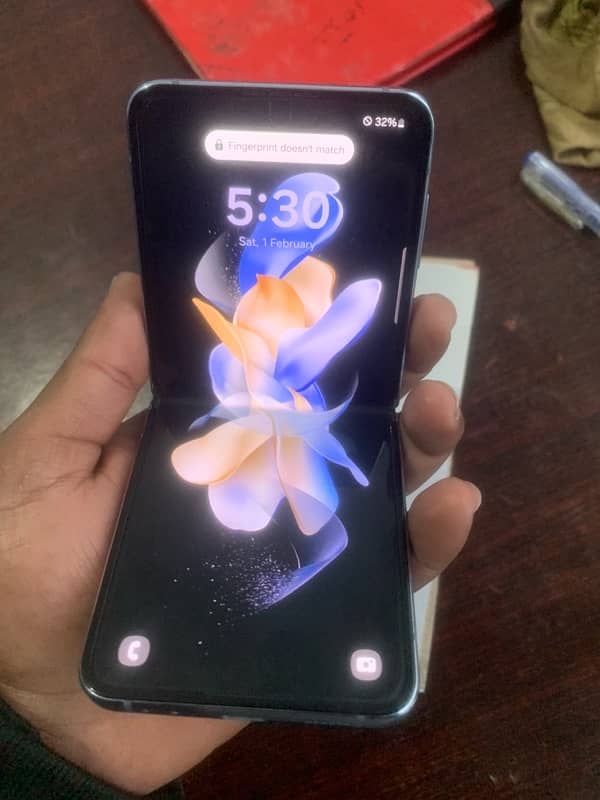 Samsung zflip 4 condition 10by10 non pta but sim time available 6