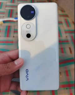 Vivo V40